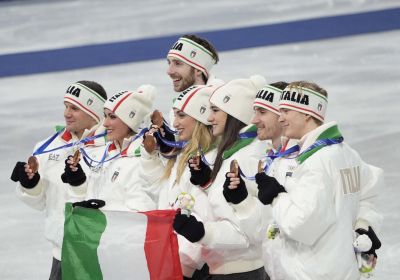 Italy wins bronze on the ice in Milan in the figure skating team event